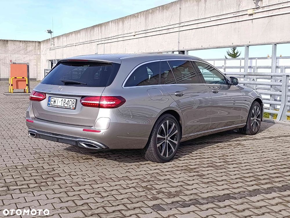 Mercedes-Benz Klasa E 300 de 4Matic T 9G-TRONIC - 12
