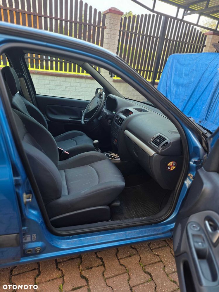 Renault Clio - 9