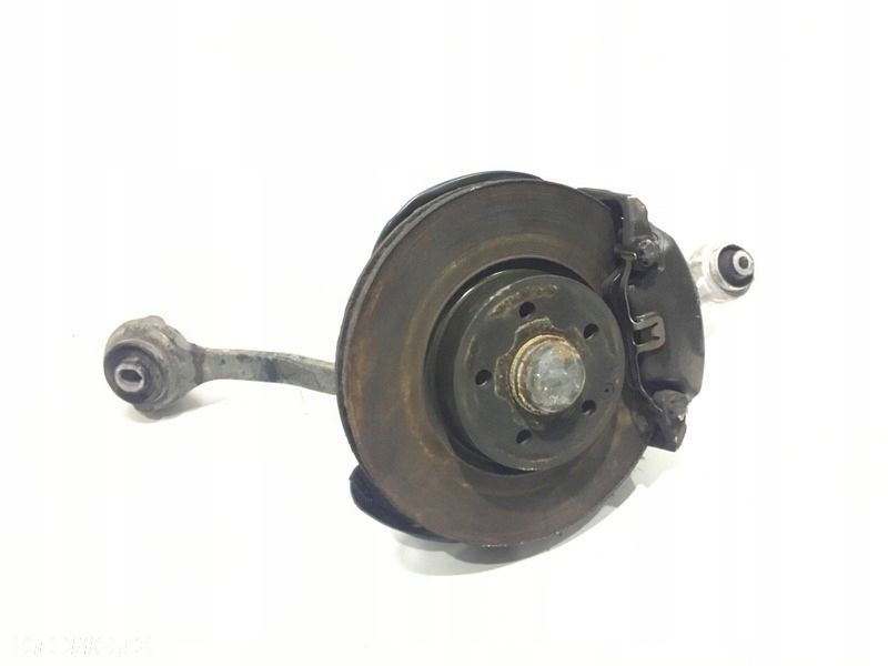 MERCEDES W204 PIASTA ZWROTNICA LEWA 3.0 3.2 CDI - 2