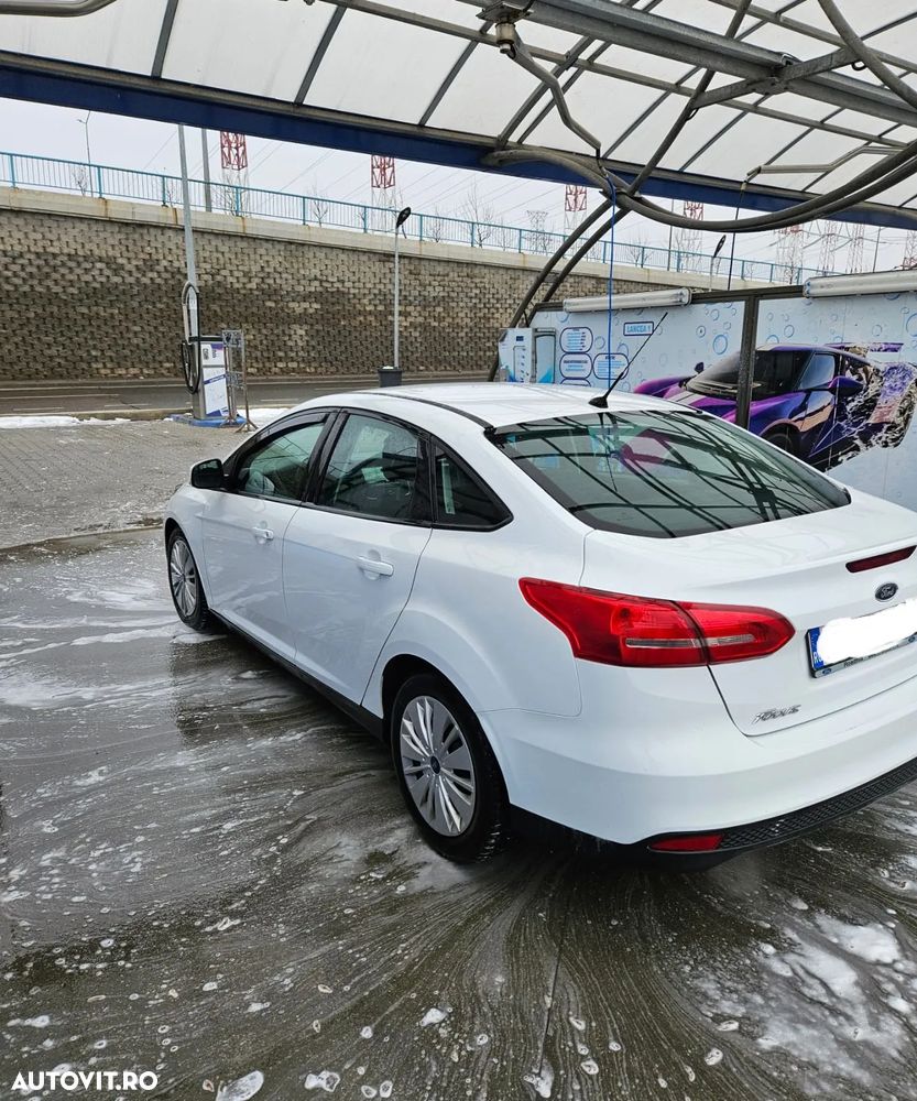 Ford Focus 1.0 EcoBoost Trend - 4