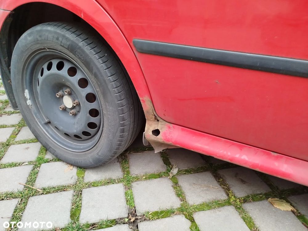 Skoda Octavia 1.6 Ambiente - 8