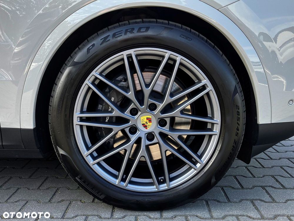 Porsche Cayenne - 12