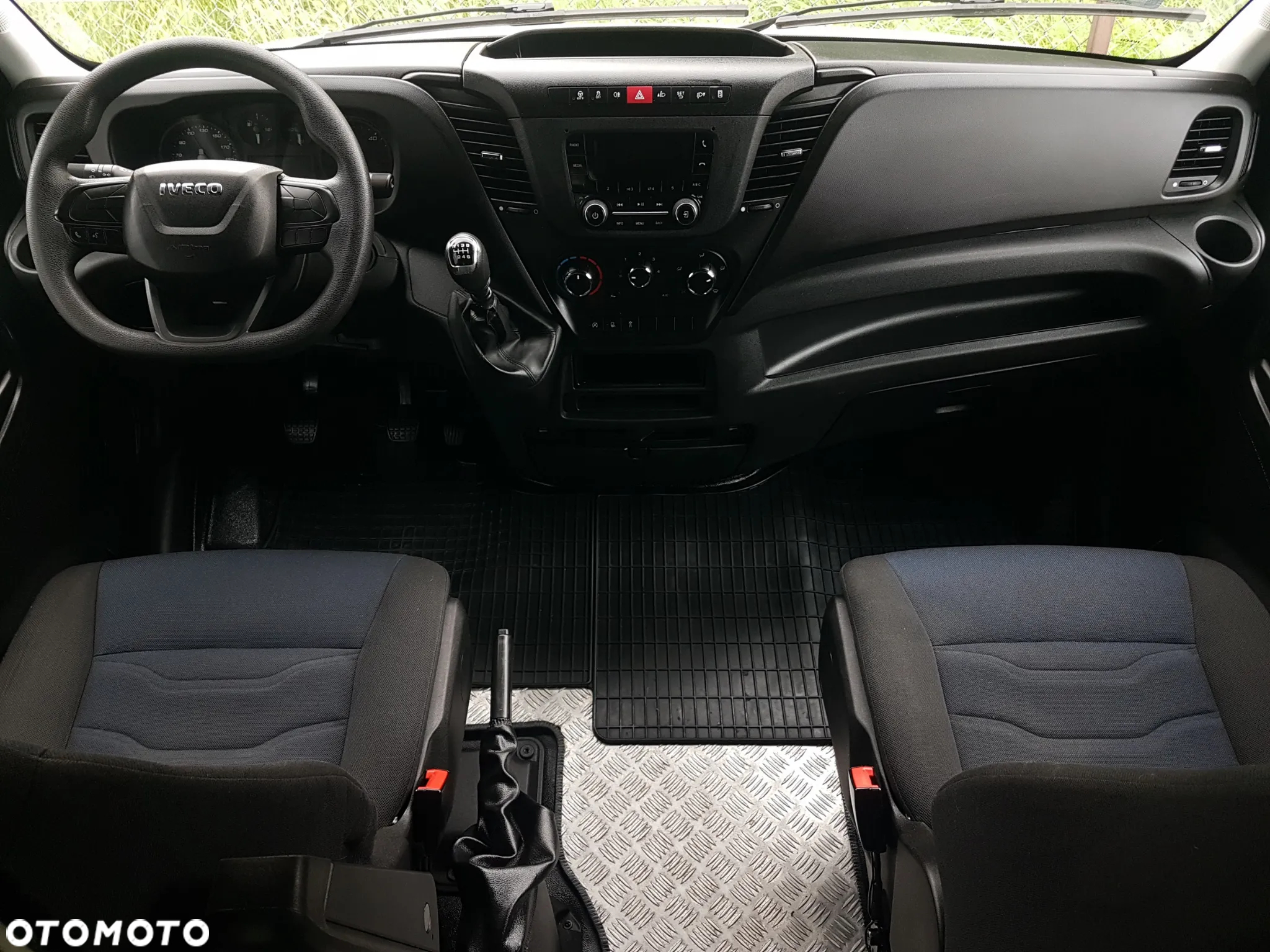 Iveco DAILY KONTENER NISKOPODŁOGOWY 4,43x2,23x2,42 SKLEP FOODTRUCK BAR KLIMA KONIOWÓZ KAMPER - 21