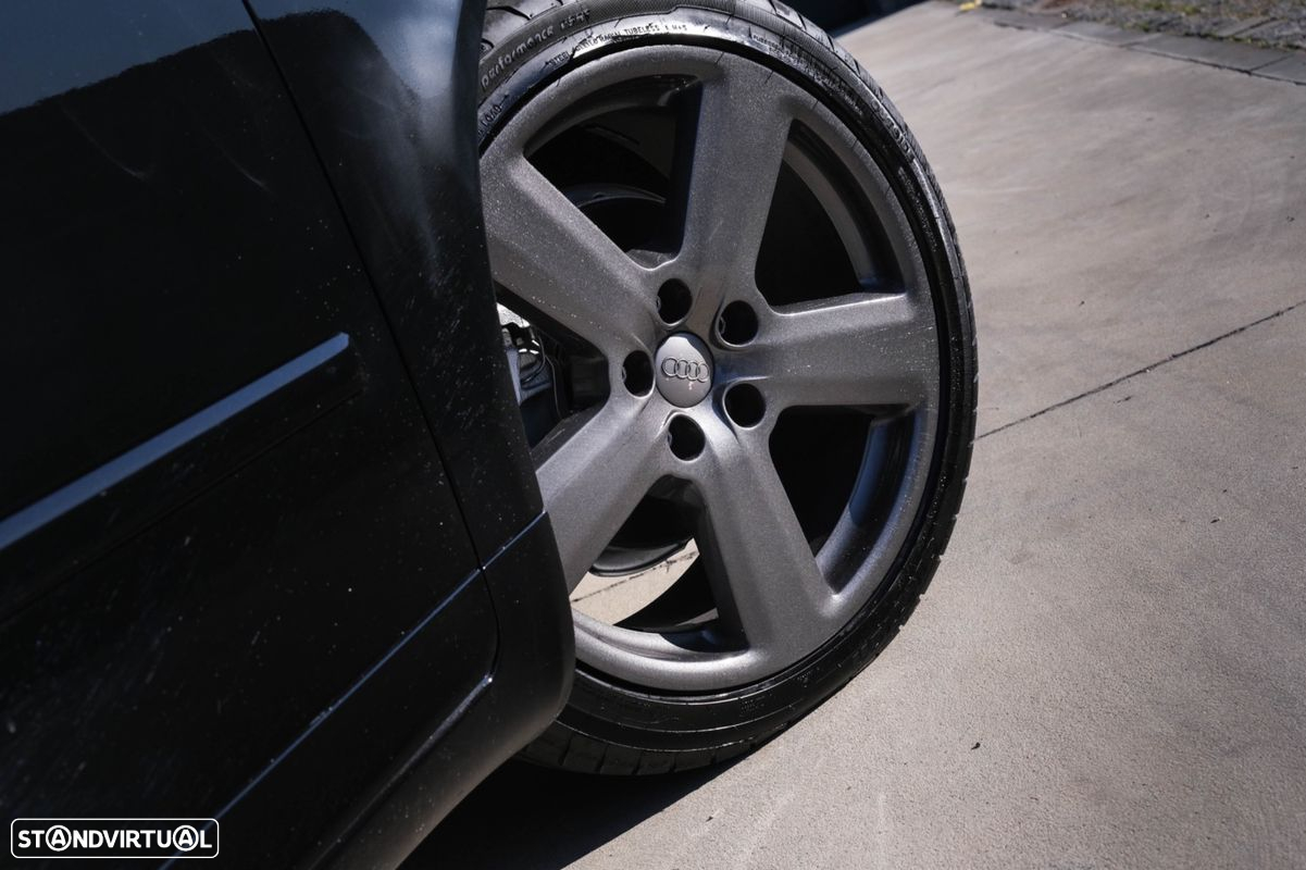 Audi A4 Avant 2.0 TDI S-line - 25