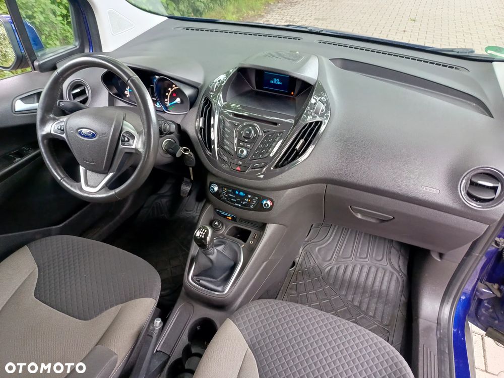 Ford Tourneo Courier 1.0 EcoBoost Titanium - 21