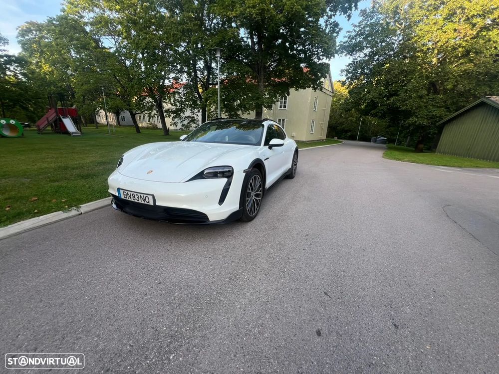 Porsche Taycan Cross Turismo 4S - 1