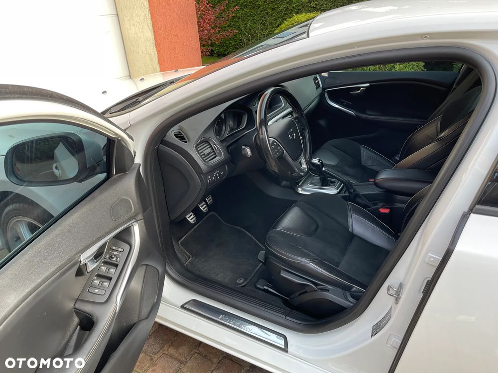 Volvo V40 T3 Drive-E R-Design Kinetic - 10