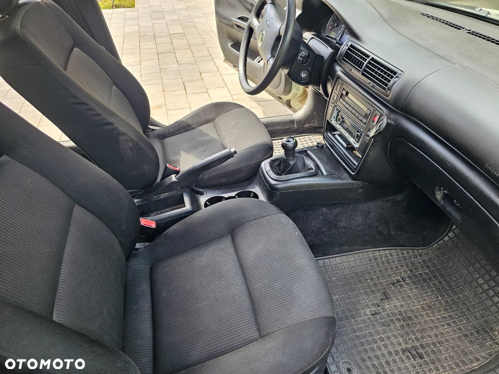 Volkswagen Passat 2.0 Comfortline - 7