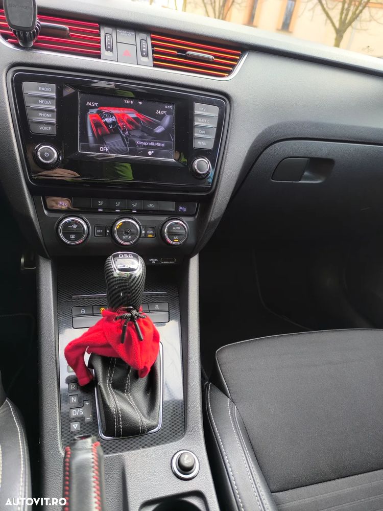 Skoda Octavia Combi 2.0 TDI DSG RS - 12