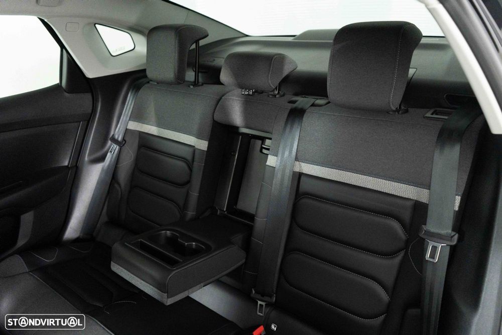 Citroën C4 X 1.2 PureTech Shine EAT8 - 10