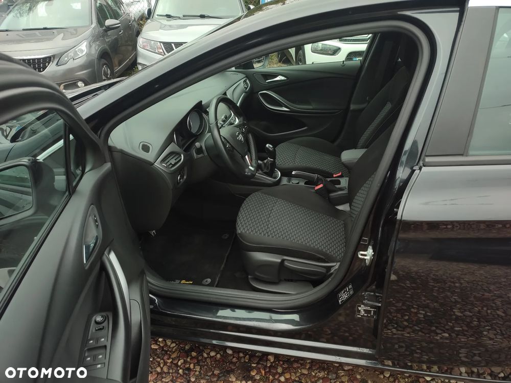 Opel Astra 1.4 Turbo Business - 17