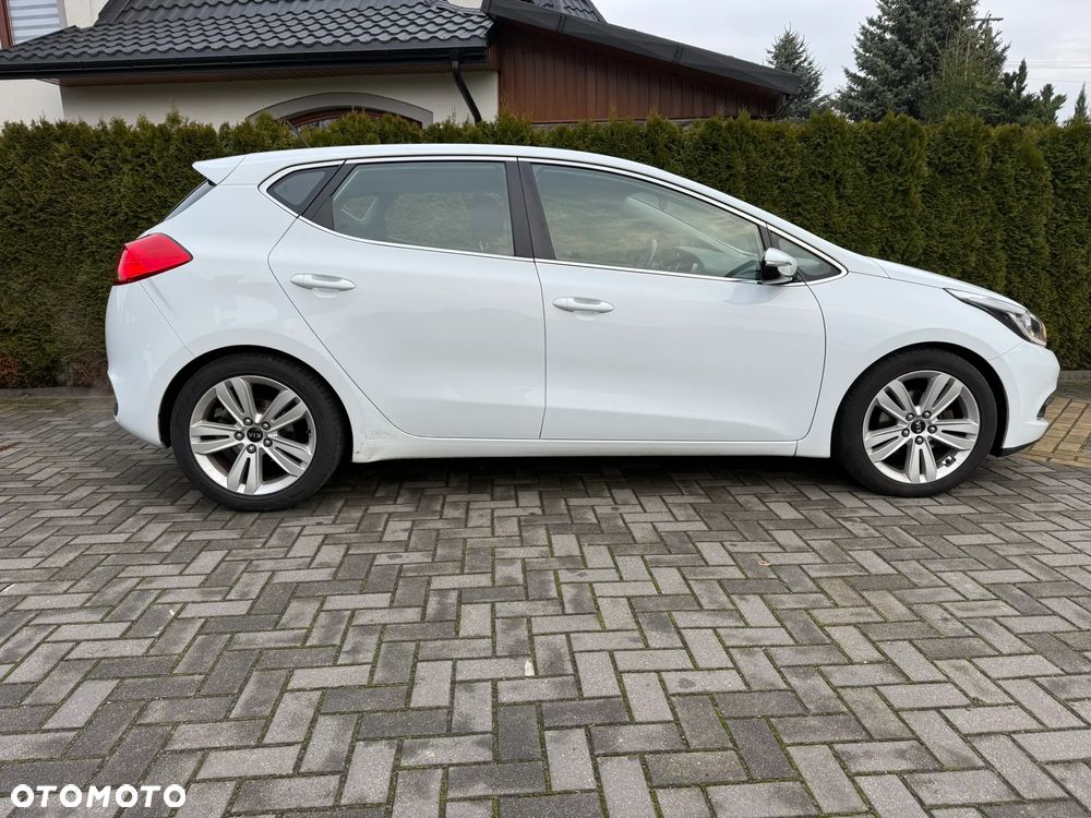 Kia Ceed - 8
