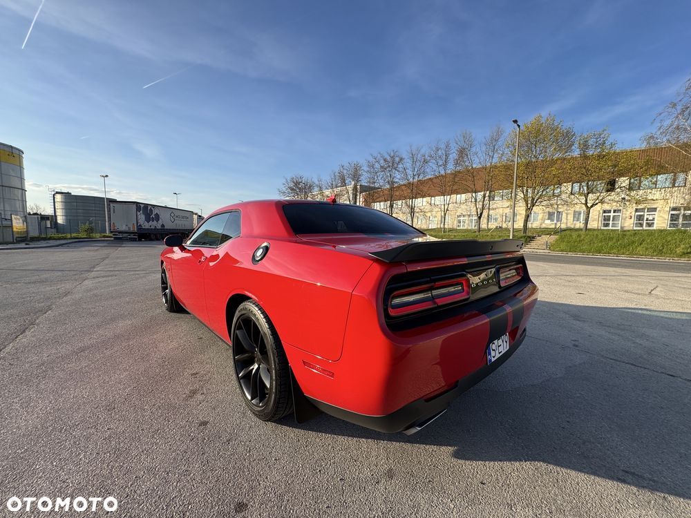 Dodge Challenger - 6
