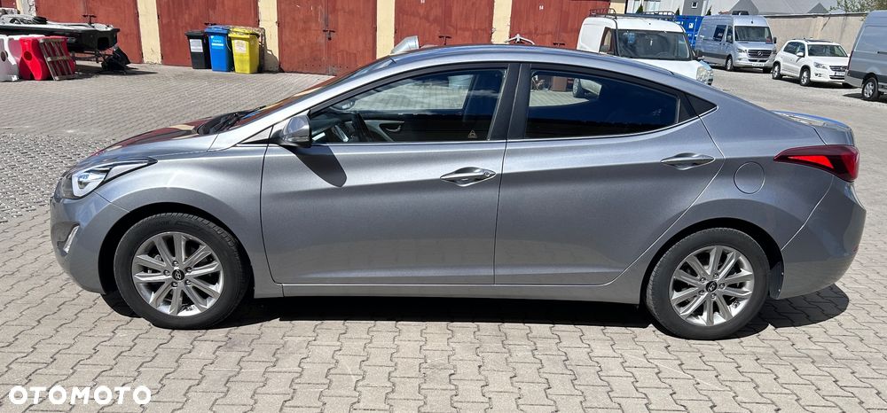 Hyundai Elantra 1.6 Style - 4