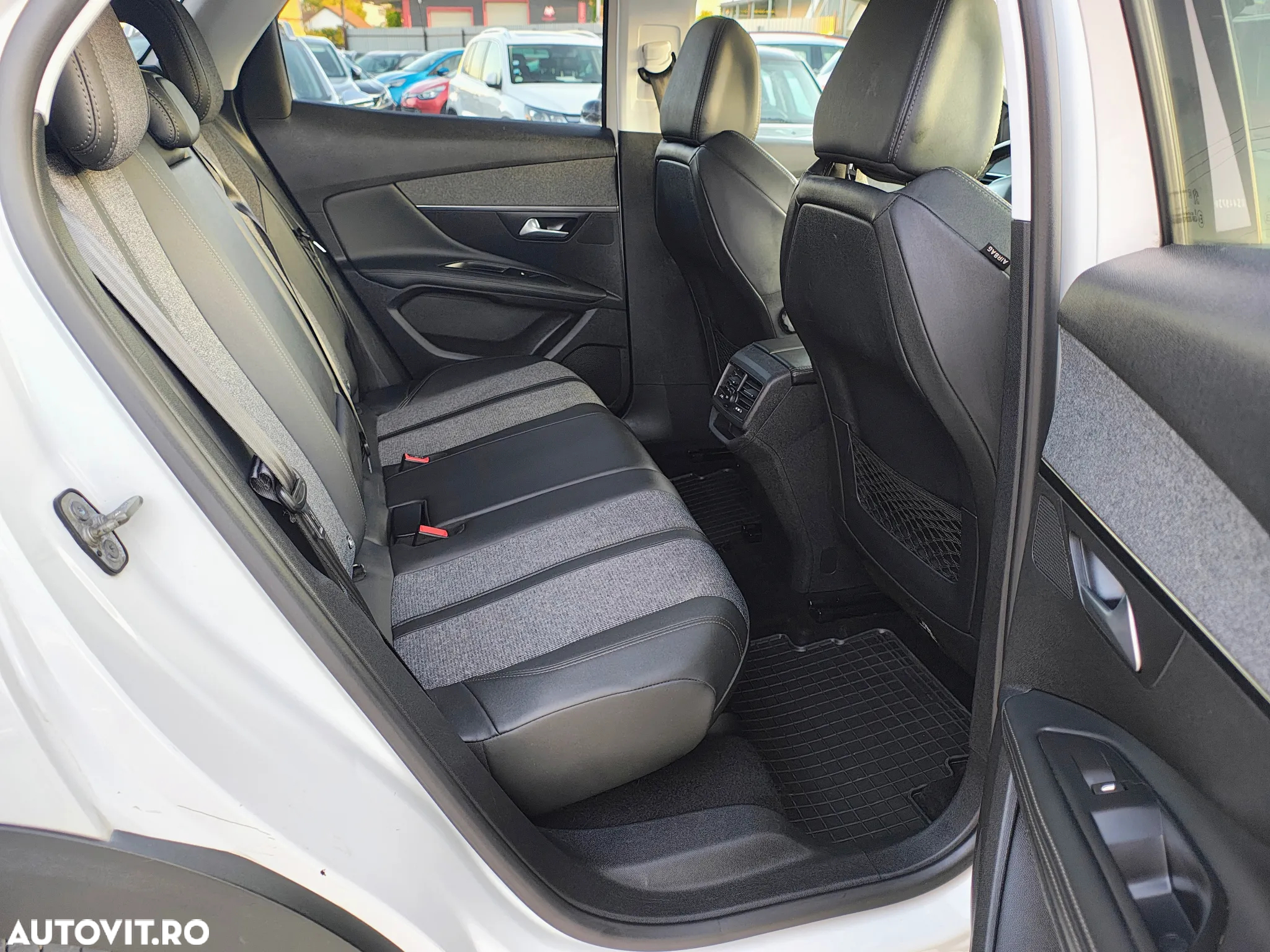 Peugeot 3008 1.5 BlueHDI 130 EAT8 Allure Pack - 19