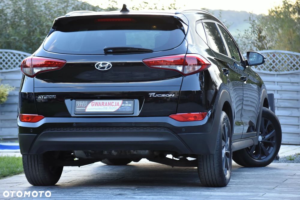 Hyundai Tucson 1.7 CRDI BlueDrive Style 2WD - 17