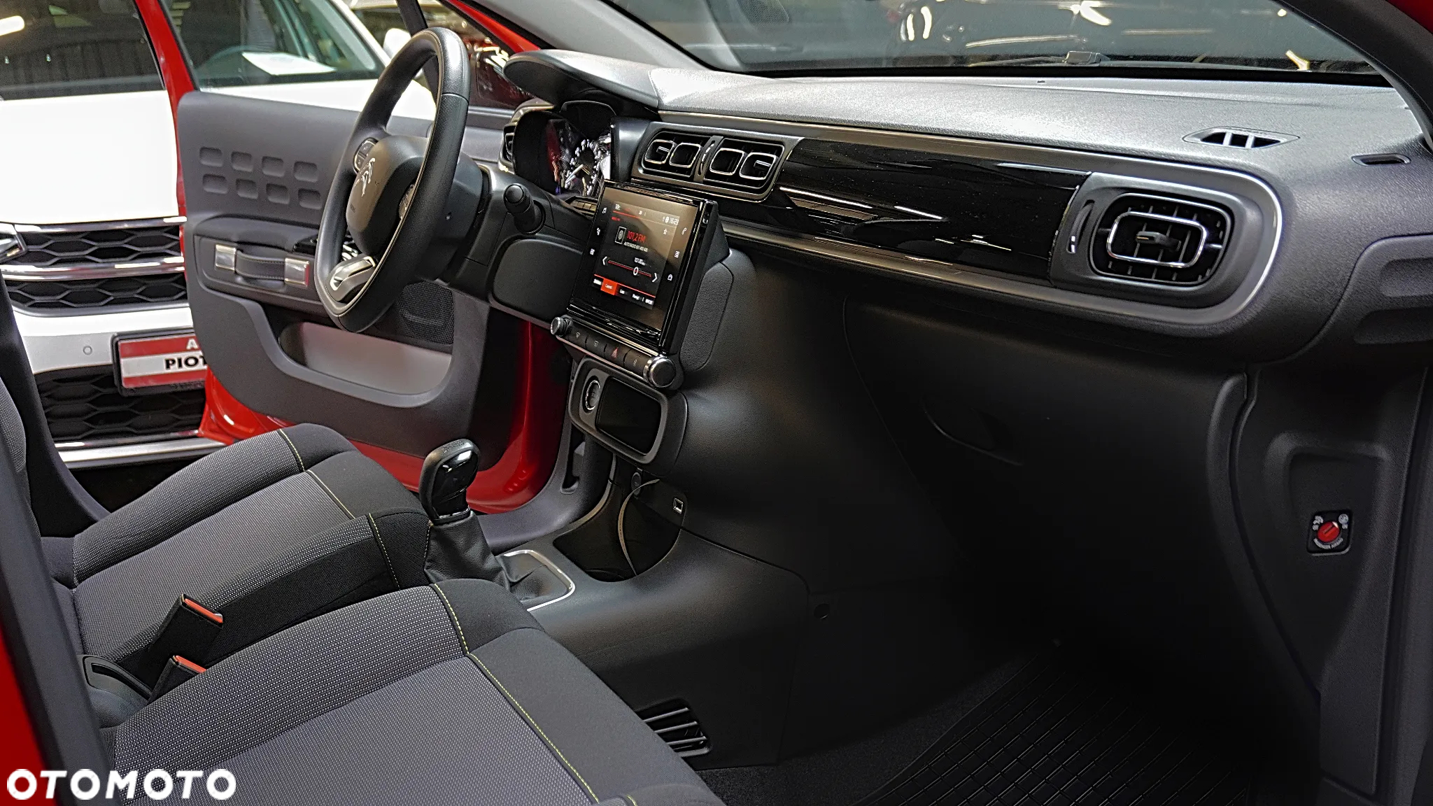 Citroën C3 1.2 PureTech Shine - 17