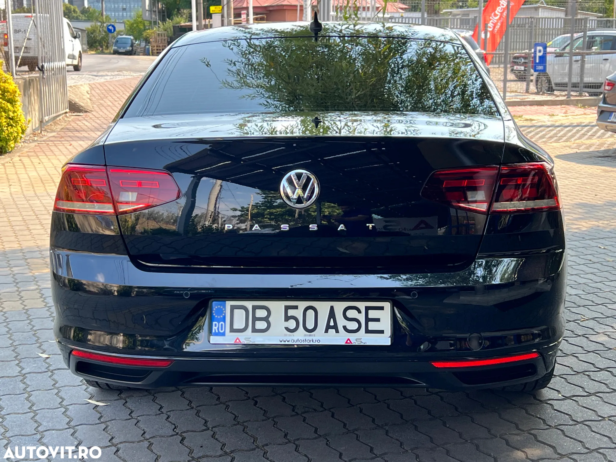 Volkswagen Passat 1.6 TDI DSG Comfortline - 13