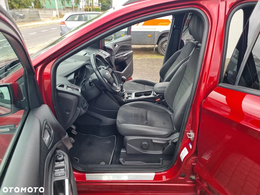 Ford Kuga 1.5 EcoBoost 2x4 ST-Line - 5