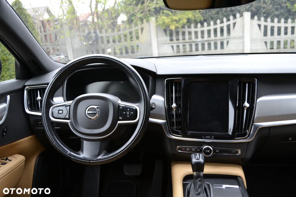 Volvo V90 D4 Geartronic Momentum - 38
