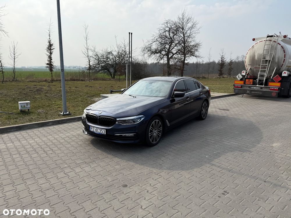 BMW Seria 5 540i xDrive Luxury Line sport - 8