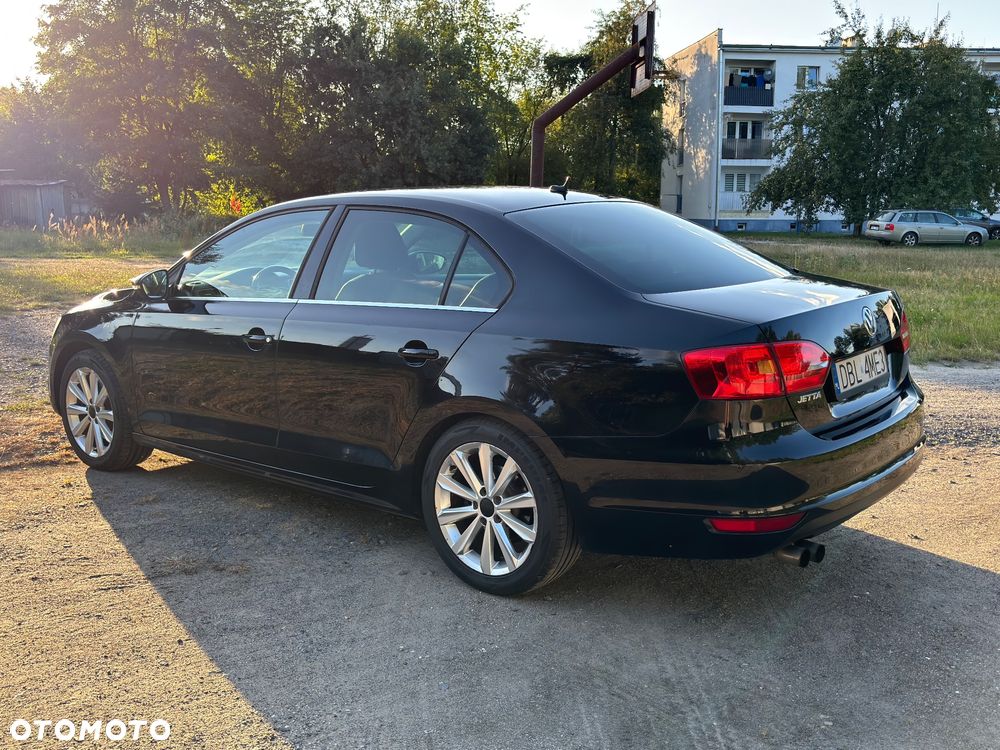 Volkswagen Jetta 2.0 TSI Highline - 4