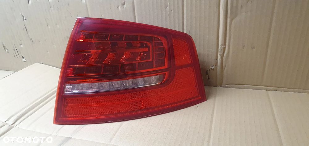 Lampa prawy tył tylna prawa LED Audi A8 D3 4E0945096H - 4