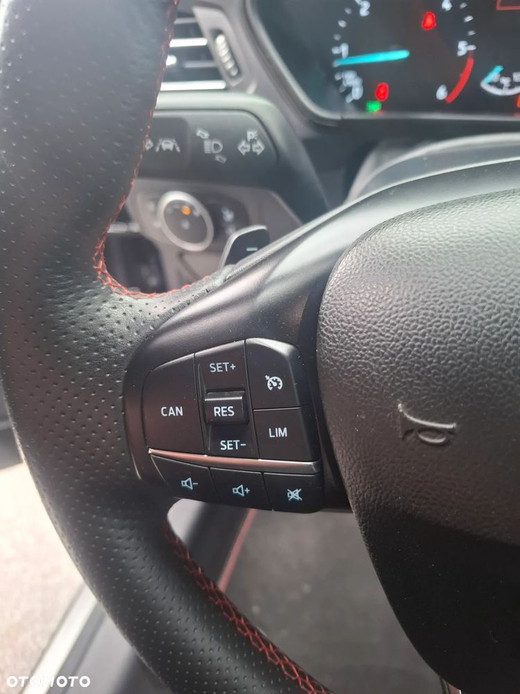 Ford Focus 2.0 EcoBlue ST-Line - 35