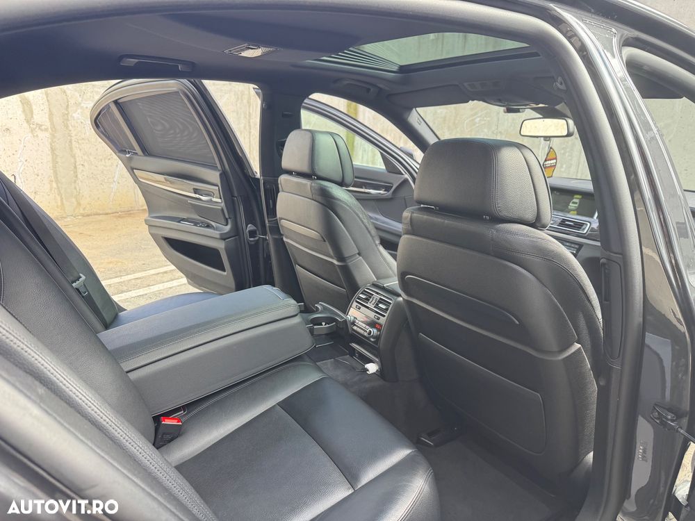 BMW Seria 7 730d xDrive - 13