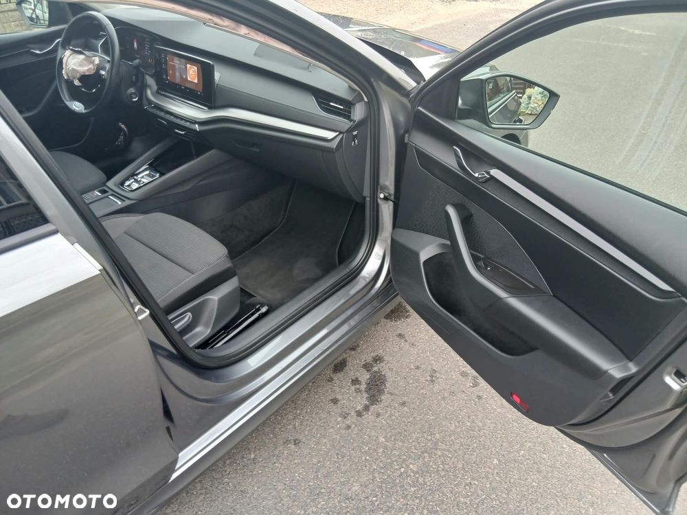 Skoda Octavia 2.0 TDI Sportline DSG - 19