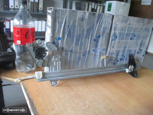 Elevador Sem Motor Elevsm1935 HONDA JAZZ 2 2010 1.4 I 100CV 5P CINZA FE HONDA JAZZ 2 2011 1.2I 90CV 5P BRANCO FESQ - 1