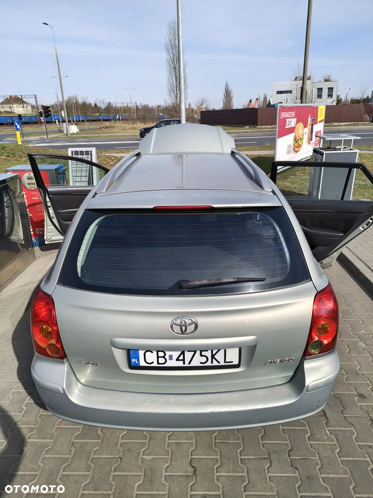 Toyota Avensis 1.8 VVT-i Luna - 8