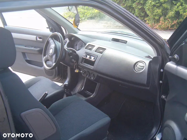 Suzuki Swift - 25