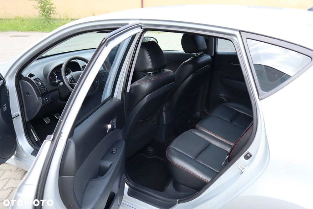 Hyundai i30 1.6 CRDi Classic + - 10