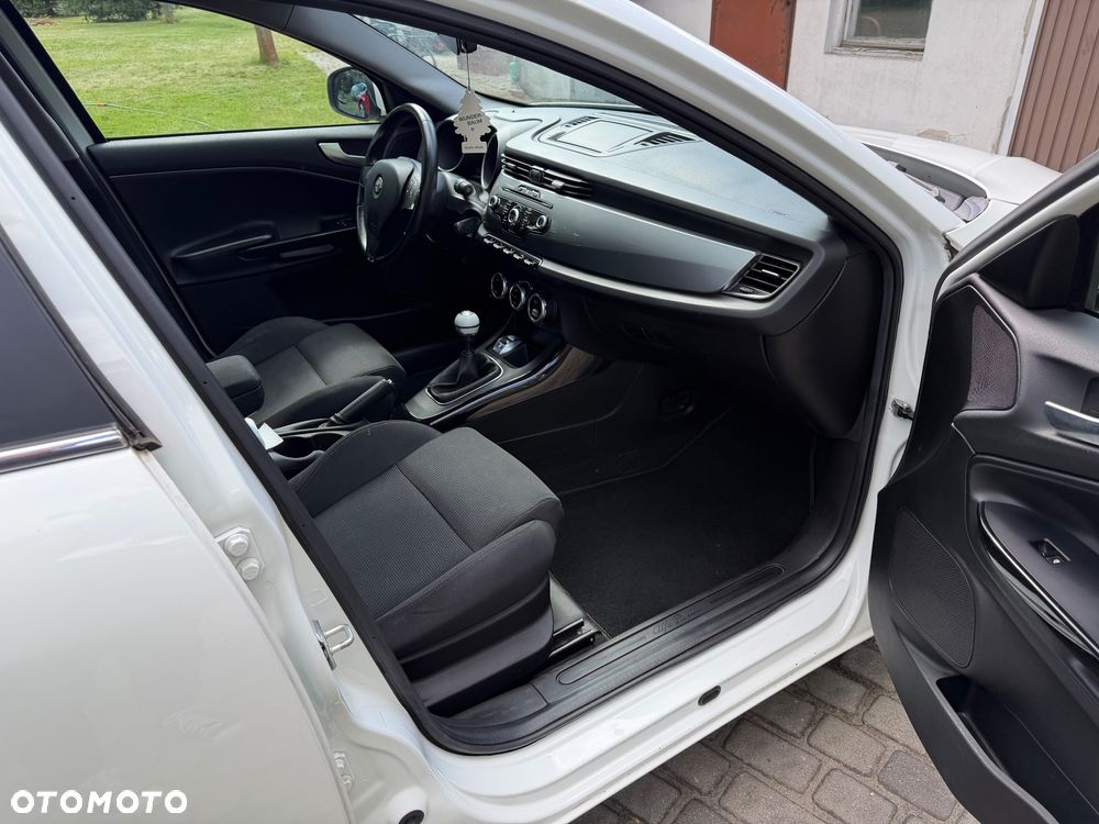 Alfa Romeo Giulietta 1.6 JTDM Distinctive - 5