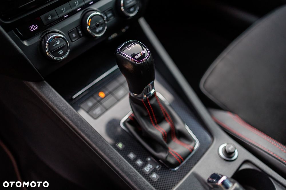 Skoda Octavia 2.0 TDI DSG RS - 19