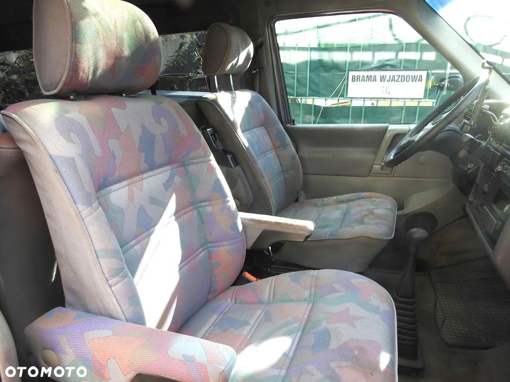 Volkswagen Multivan - 7