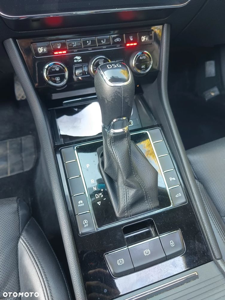 Skoda Superb 2.0 TDI DSG Premium Edition - 27