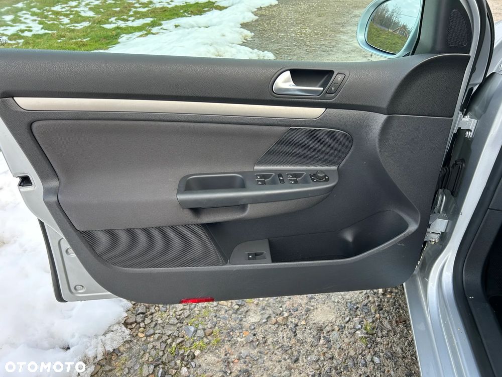 Volkswagen Golf - 28