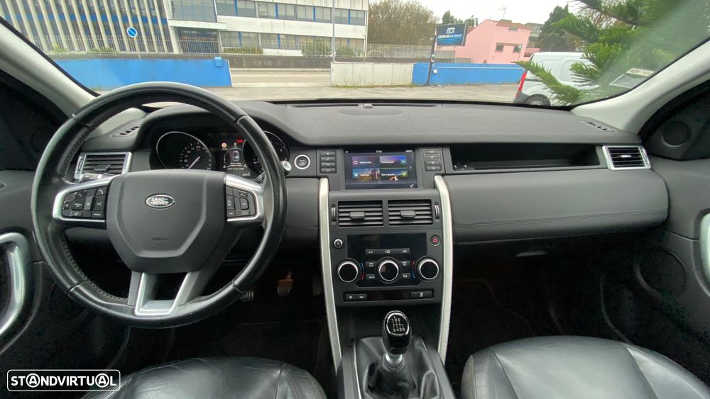Land Rover Discovery Sport 2.0 TD4 SE - 26