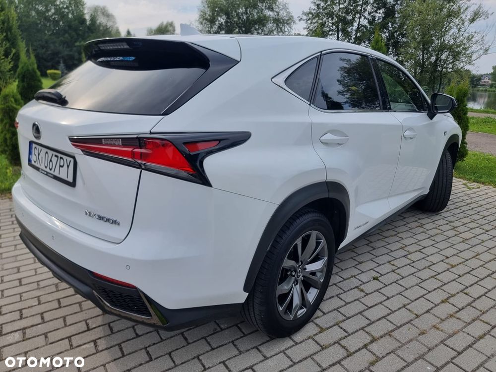 Lexus NX 300h F Sport Edition AWD - 3