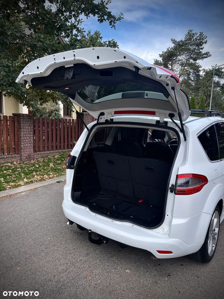 Ford S-Max - 11