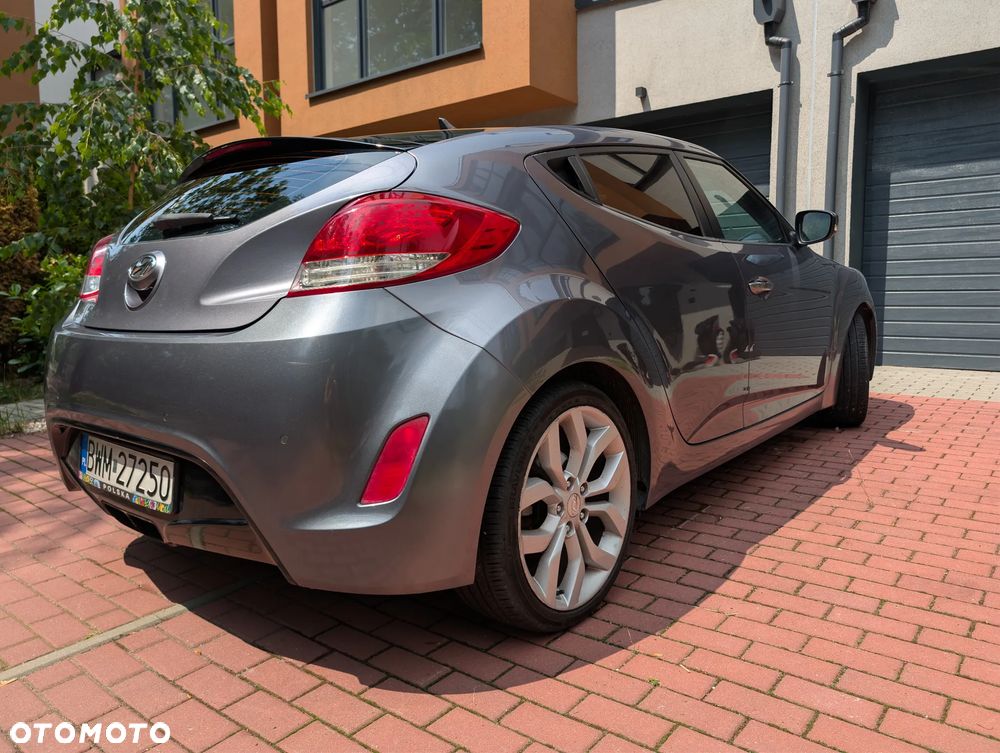 Hyundai Veloster 1.6 GDI Comfort - 25