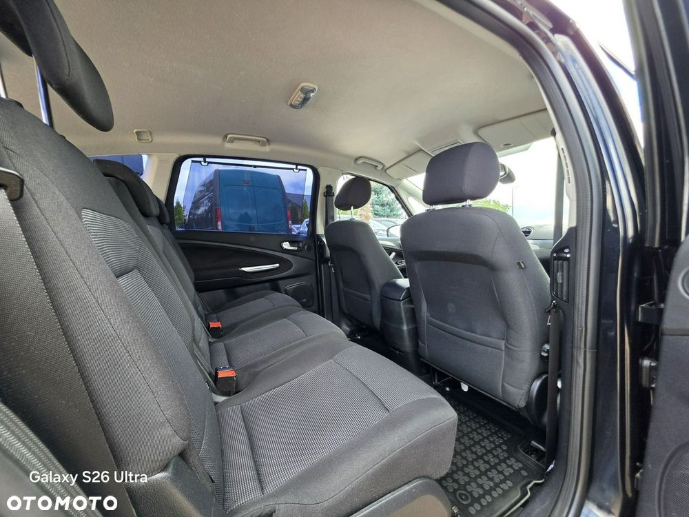 Ford S-Max - 32