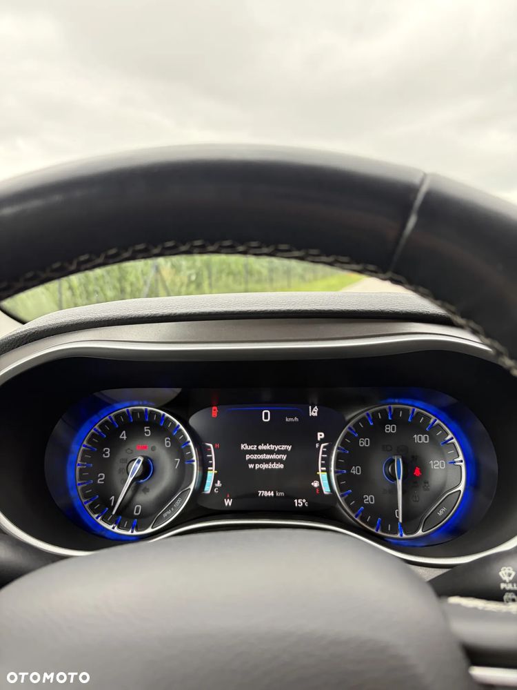 Chrysler Pacifica - 11
