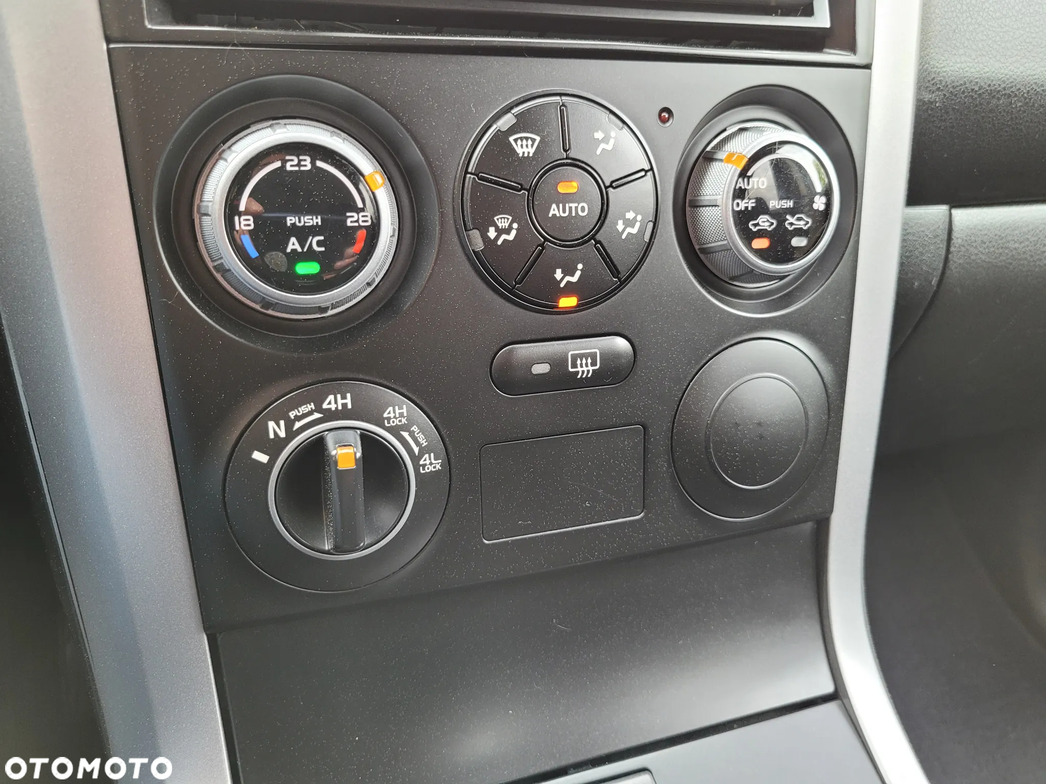 Suzuki Grand Vitara 2.0 Comfort + - 24