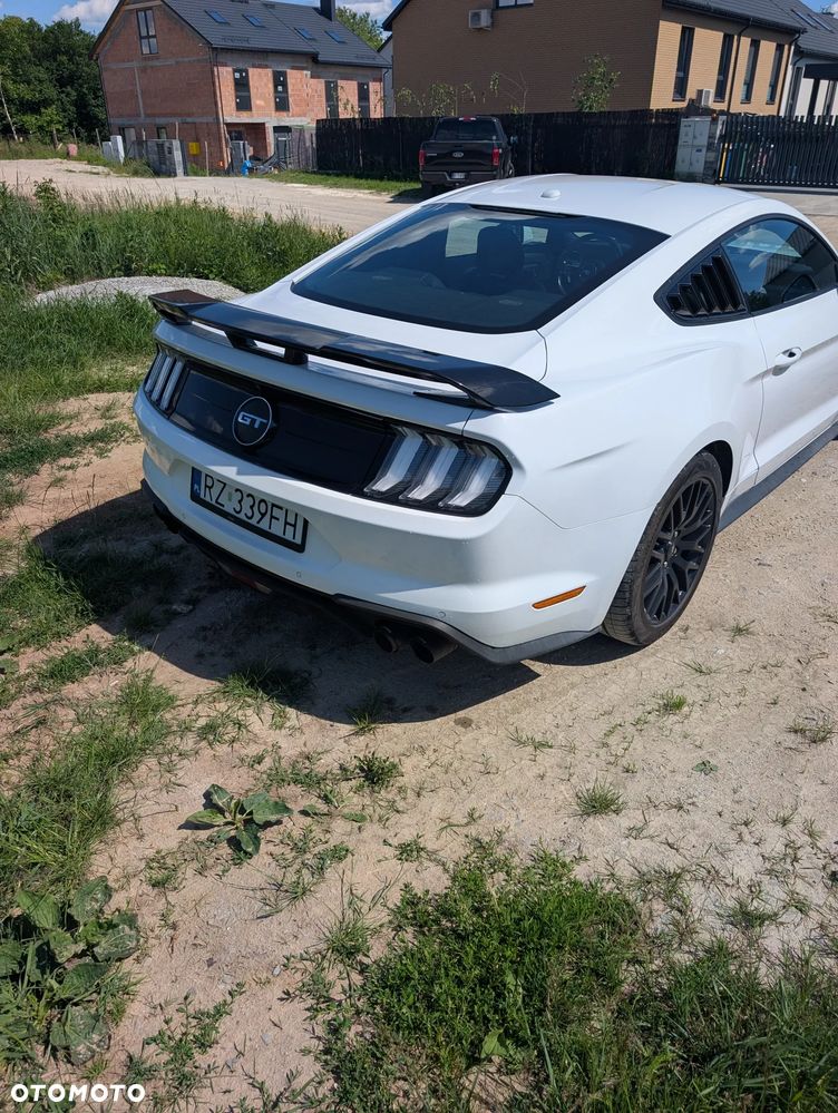 Ford Mustang - 5