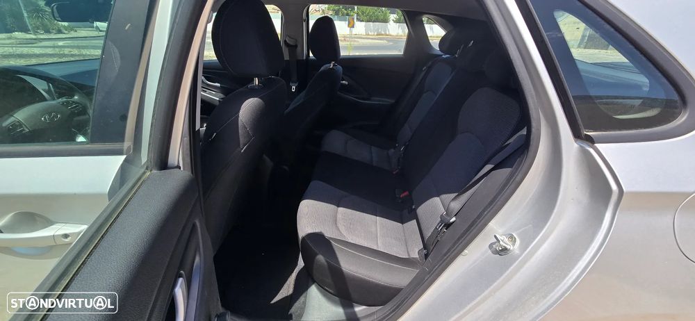 Hyundai i30 blue 1.4 - 11