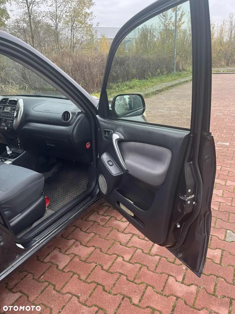 Toyota RAV4 2.0 D-4D 4x4 - 6