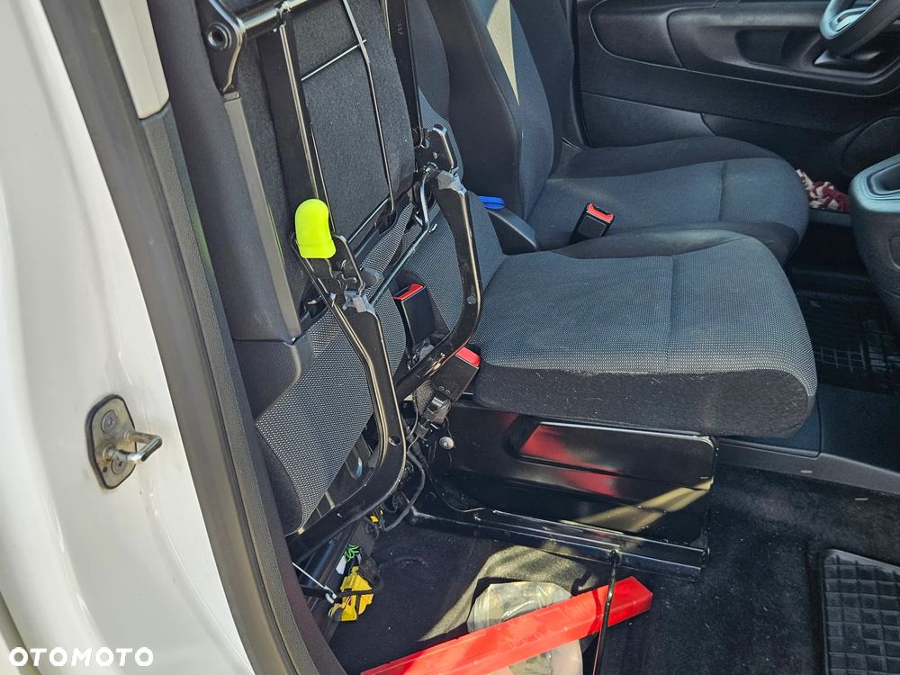 Toyota Proace City,  Salon Polska, 3 osobowy. - 21